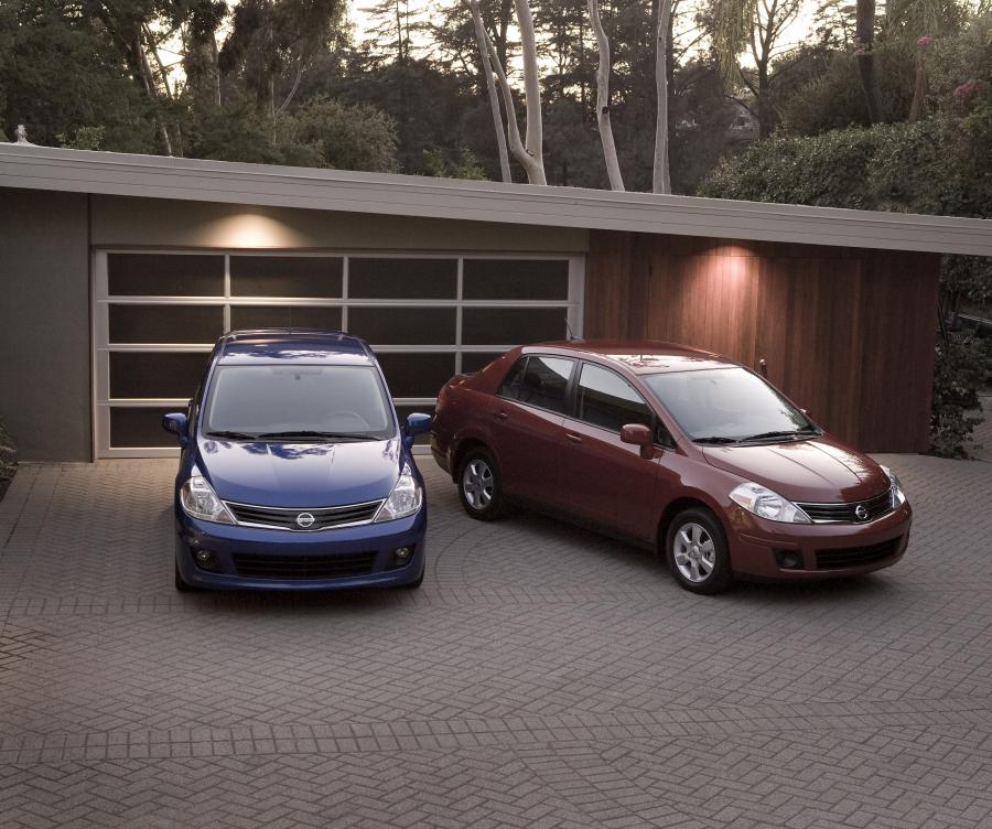  Nissan Versa Hatchback 2010 года  (фото 29 из 30)